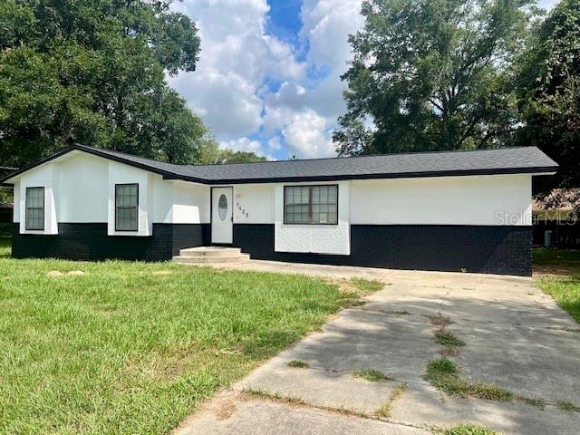 Cozy three-bedroom, two bath home in a convenient location to the SW-200 corridor for shopping, restaurants, and entertainment. Please complete an application after viewing the property with a Real Estate Agent. Applications must include proof of income, a valid photo ID, and an application fee. A credit and background check will be performed on all completed applications. All properties are rented in as-is condition