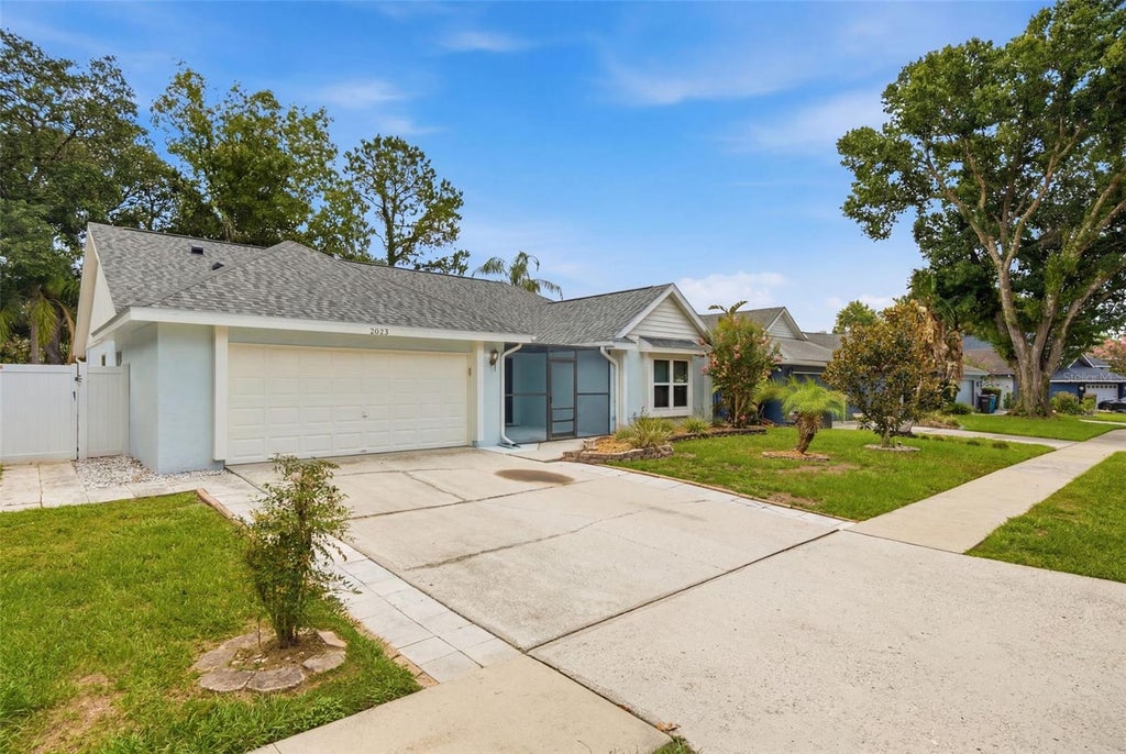 Photo of 2023 Darlington Oak Drive, Seffner, FL 33584 (MLS # TB8516884)