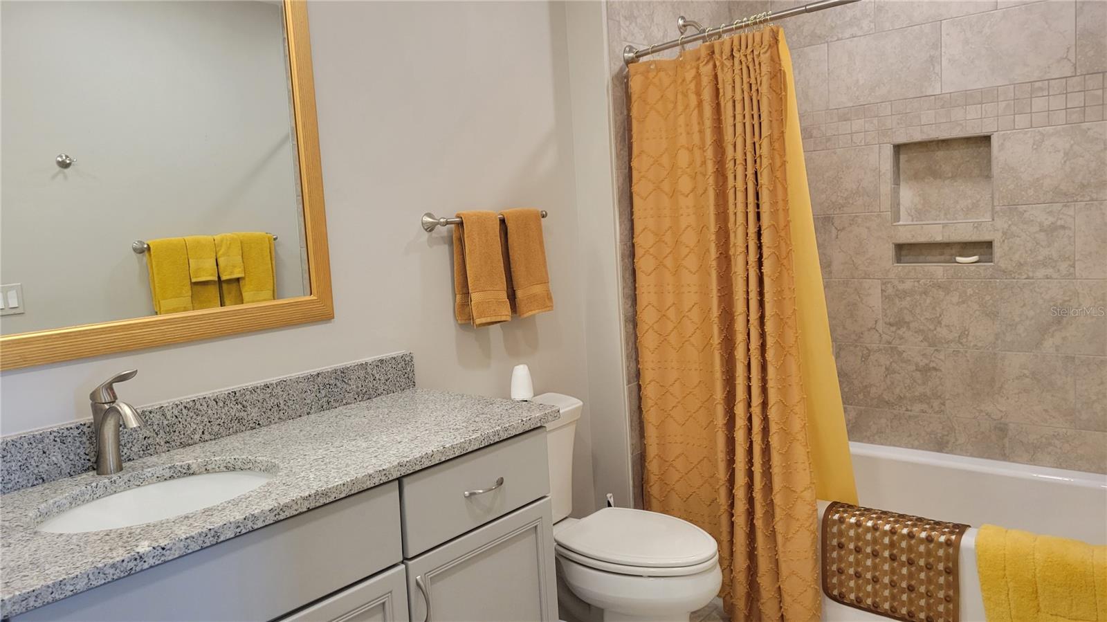 EDGEWATER/HIDDEN BAY PH II BLD - Residential Lease