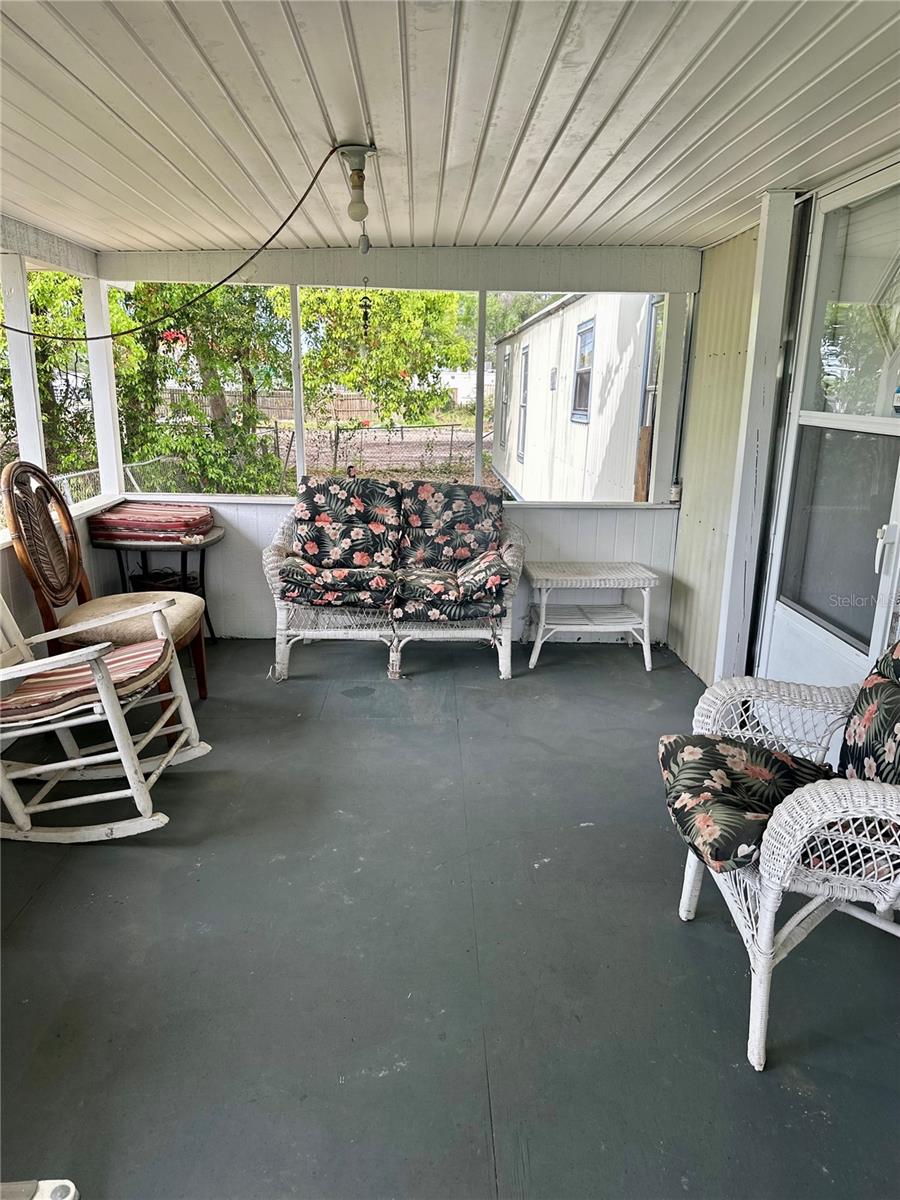 DEKLES 1ST ADD - Residential