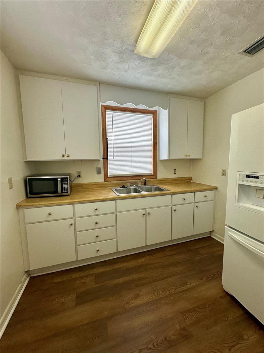 DEKLES 1ST ADD - Residential