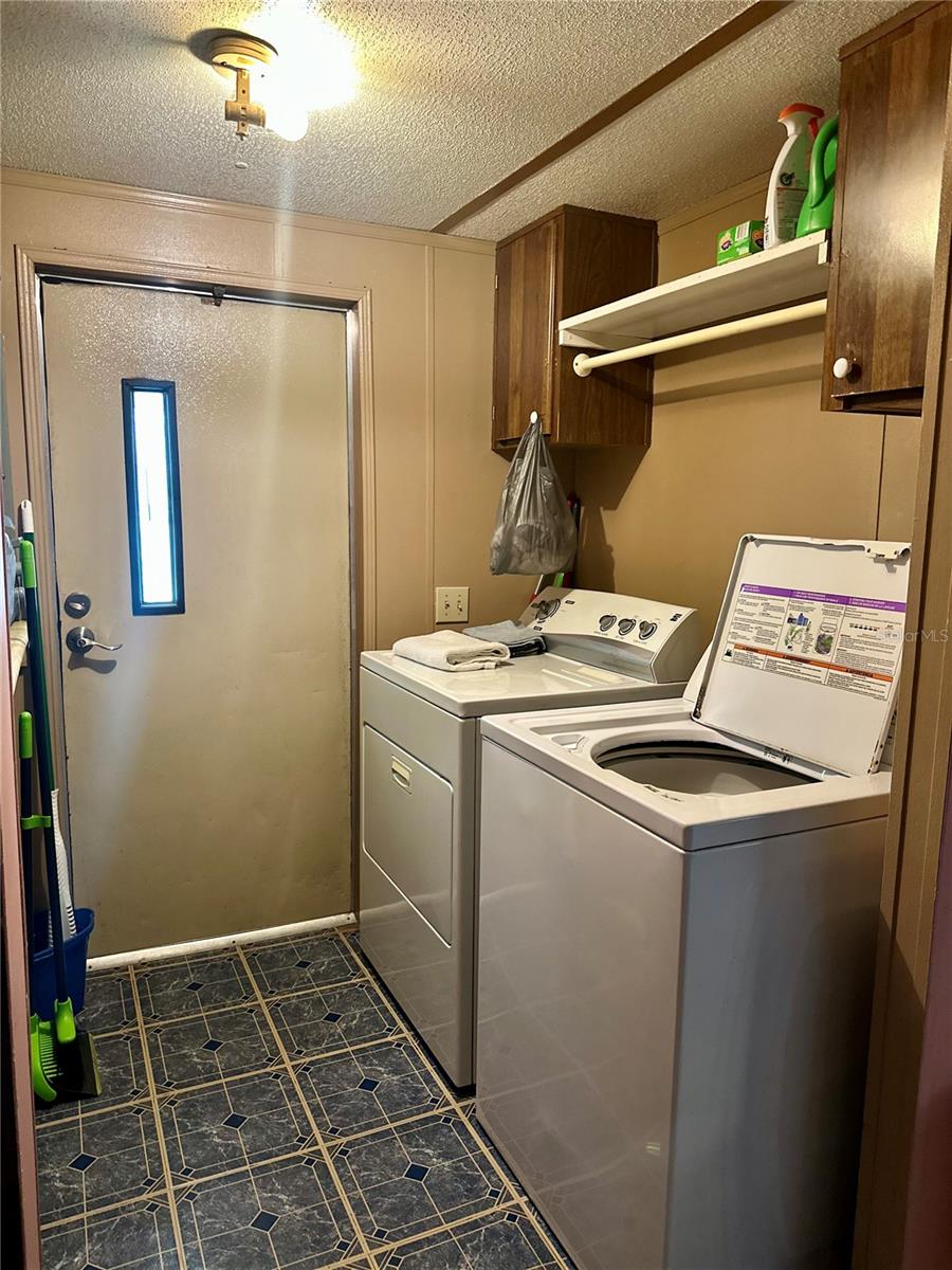 DEKLES 1ST ADD - Residential