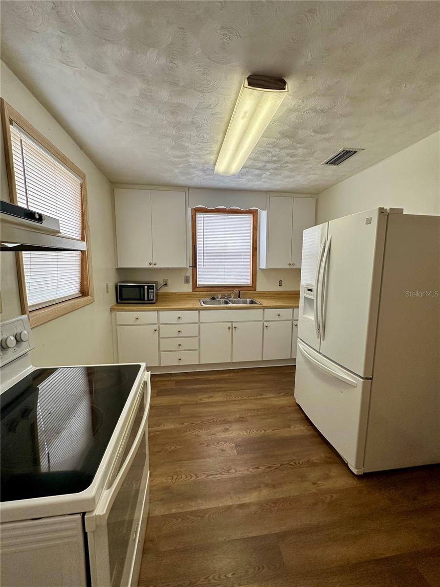 DEKLES 1ST ADD - Residential