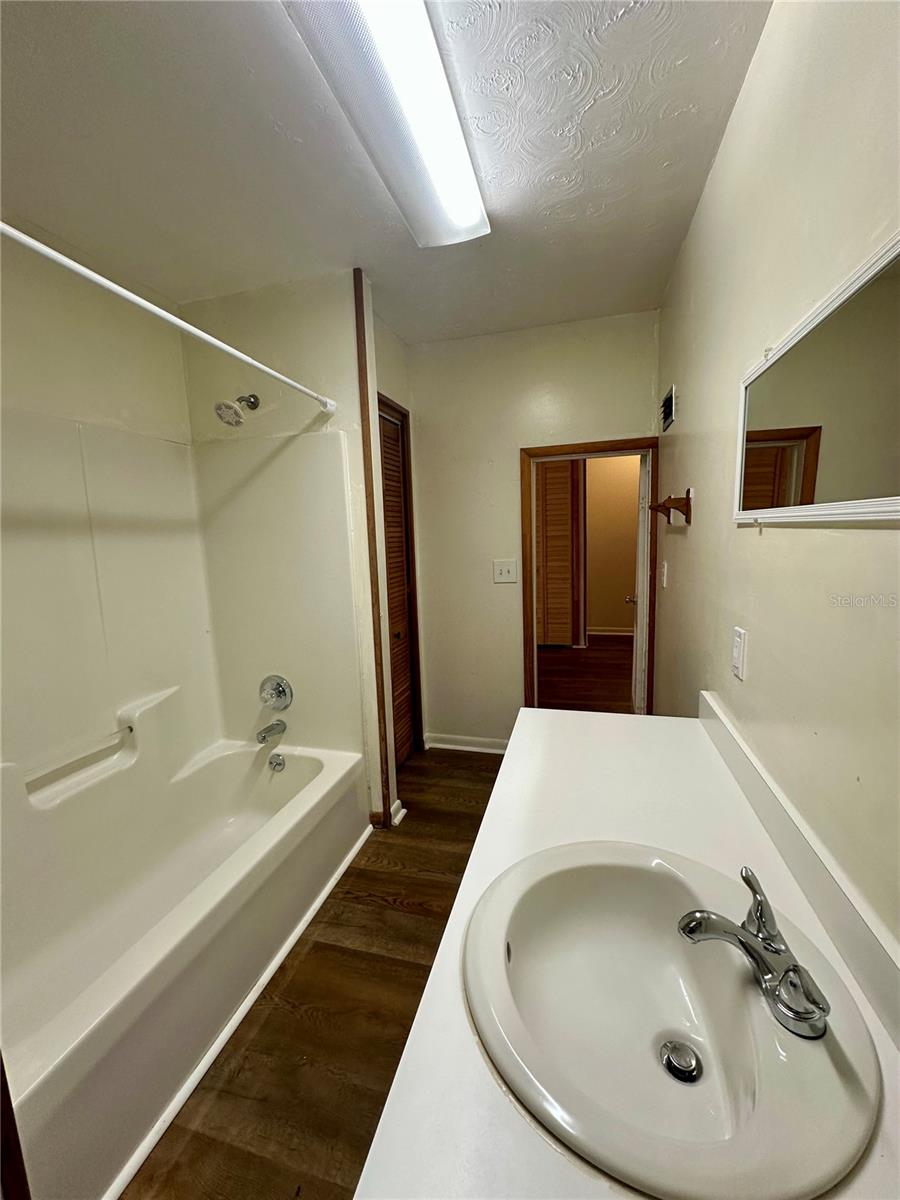 DEKLES 1ST ADD - Residential