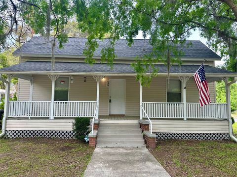Photo of 520 SW 5th Avenue, Lake Butler, FL 32054 (MLS # OM698320) Photo of 520 SW 5th Avenue, Lake Butler, FL 32054 (MLS # OM698320)