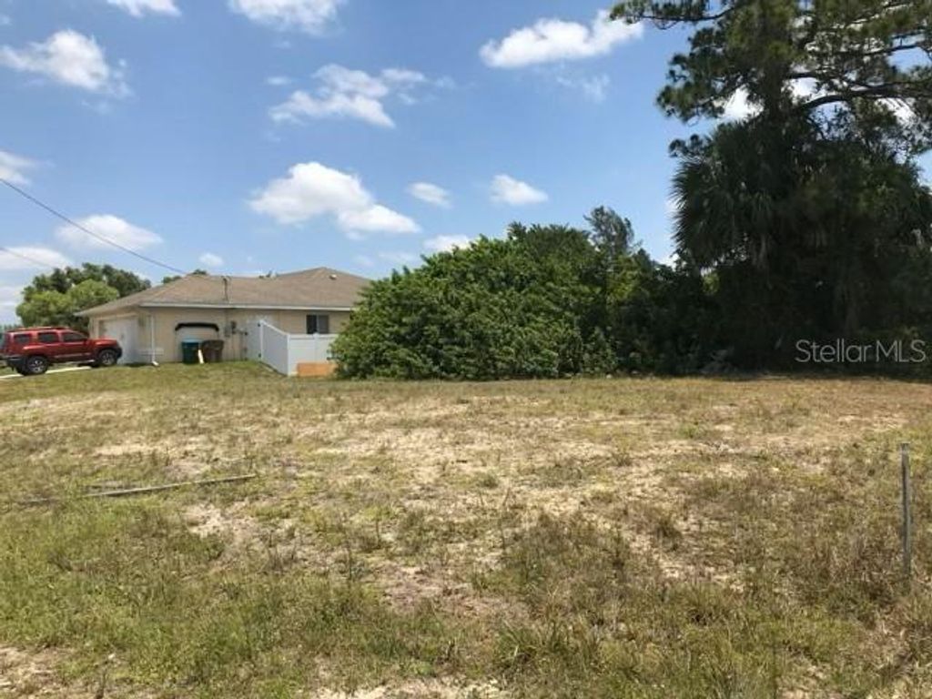 Photo of 215 SW 9th Place, Cape Coral, FL 33991 (MLS # O6406106)
