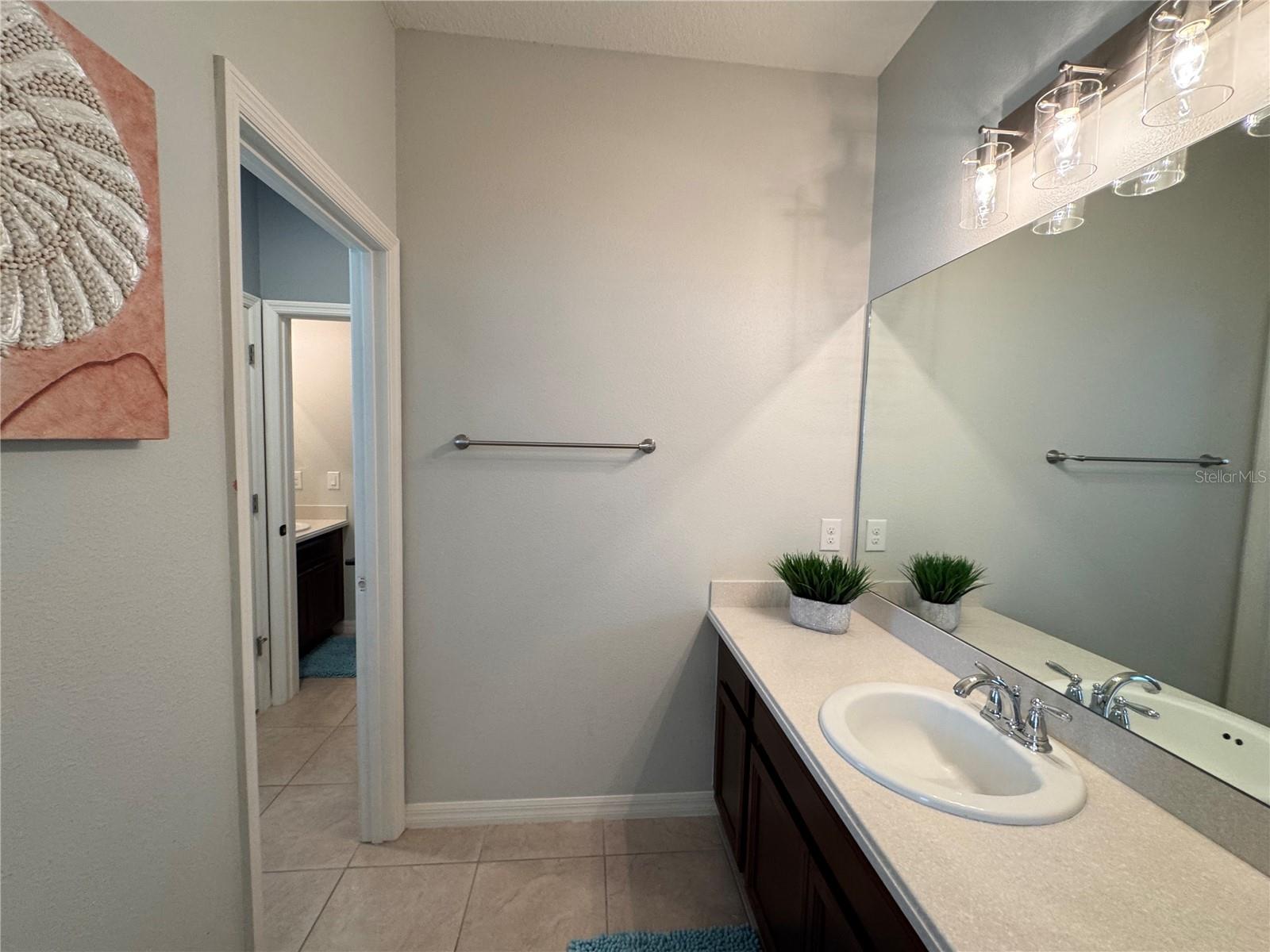 ARBOR LAKES ON PALMER RANCH - Residential Lease