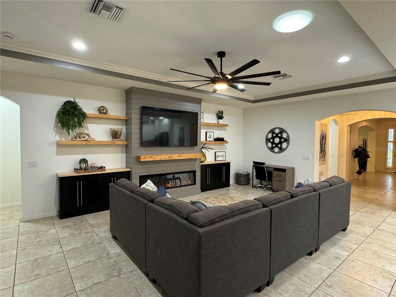 ARBOR LAKES ON PALMER RANCH - Residential Lease
