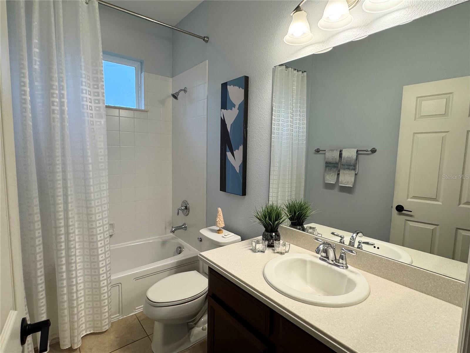 ARBOR LAKES ON PALMER RANCH - Residential Lease