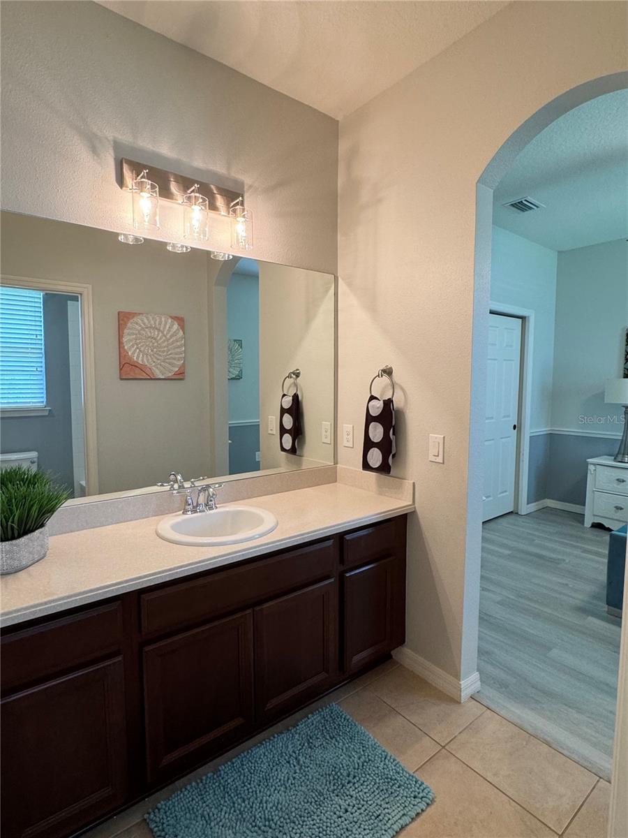 ARBOR LAKES ON PALMER RANCH - Residential Lease