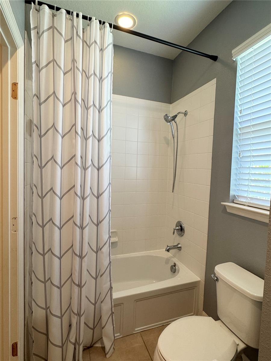 ARBOR LAKES ON PALMER RANCH - Residential Lease