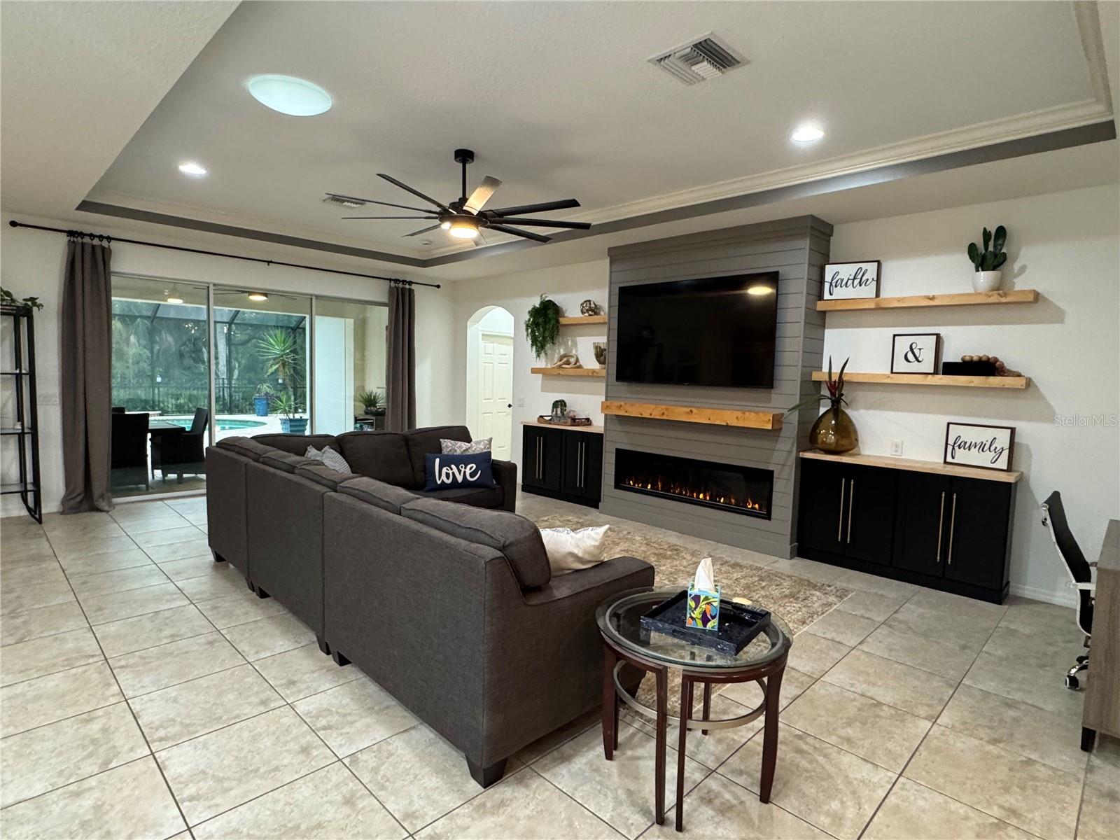 ARBOR LAKES ON PALMER RANCH - Residential Lease
