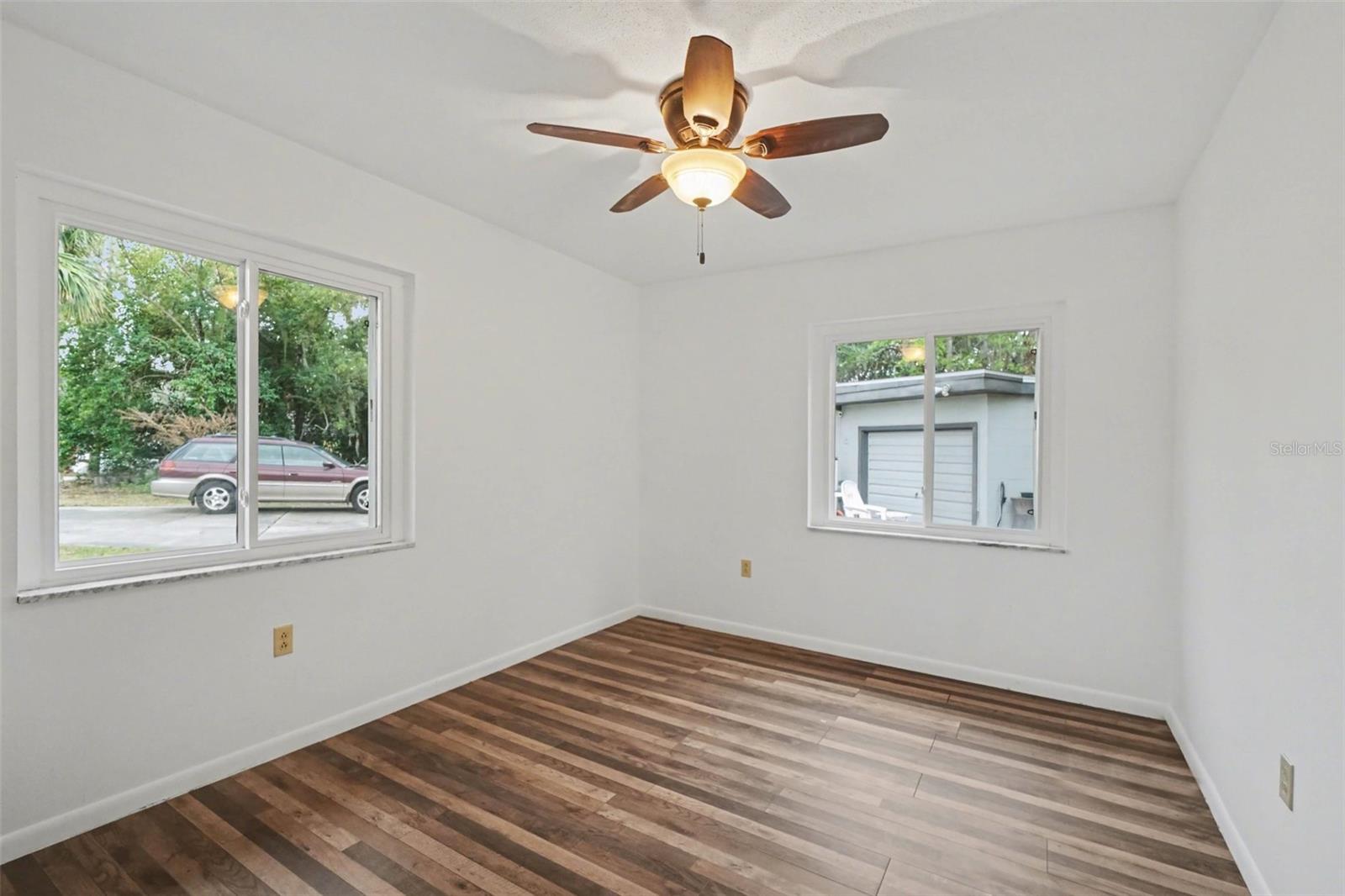 DERK BRONS - Residential