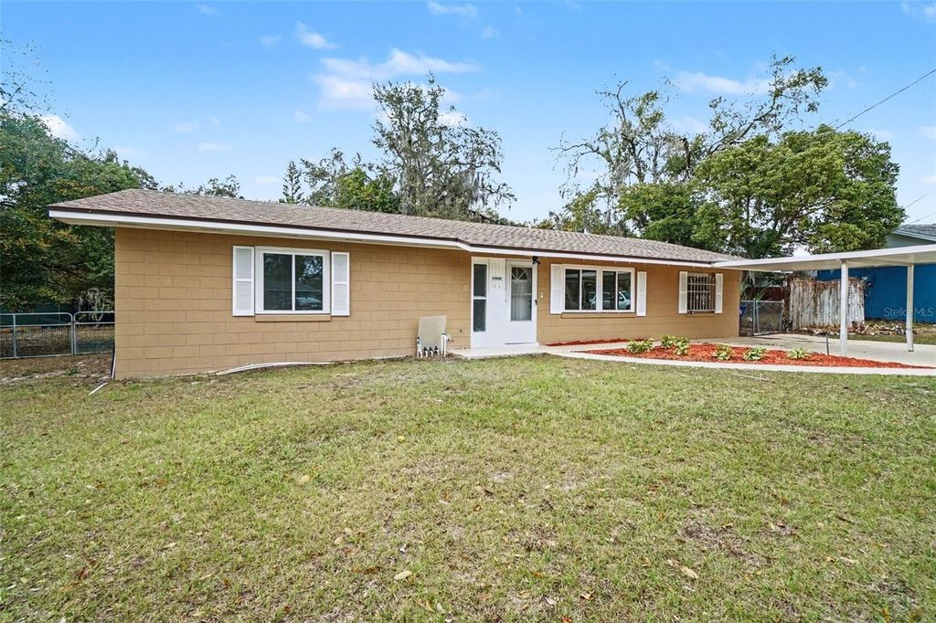 Photo of 803 Carol Court, Tavares, FL 32778 (MLS # O6383376)
