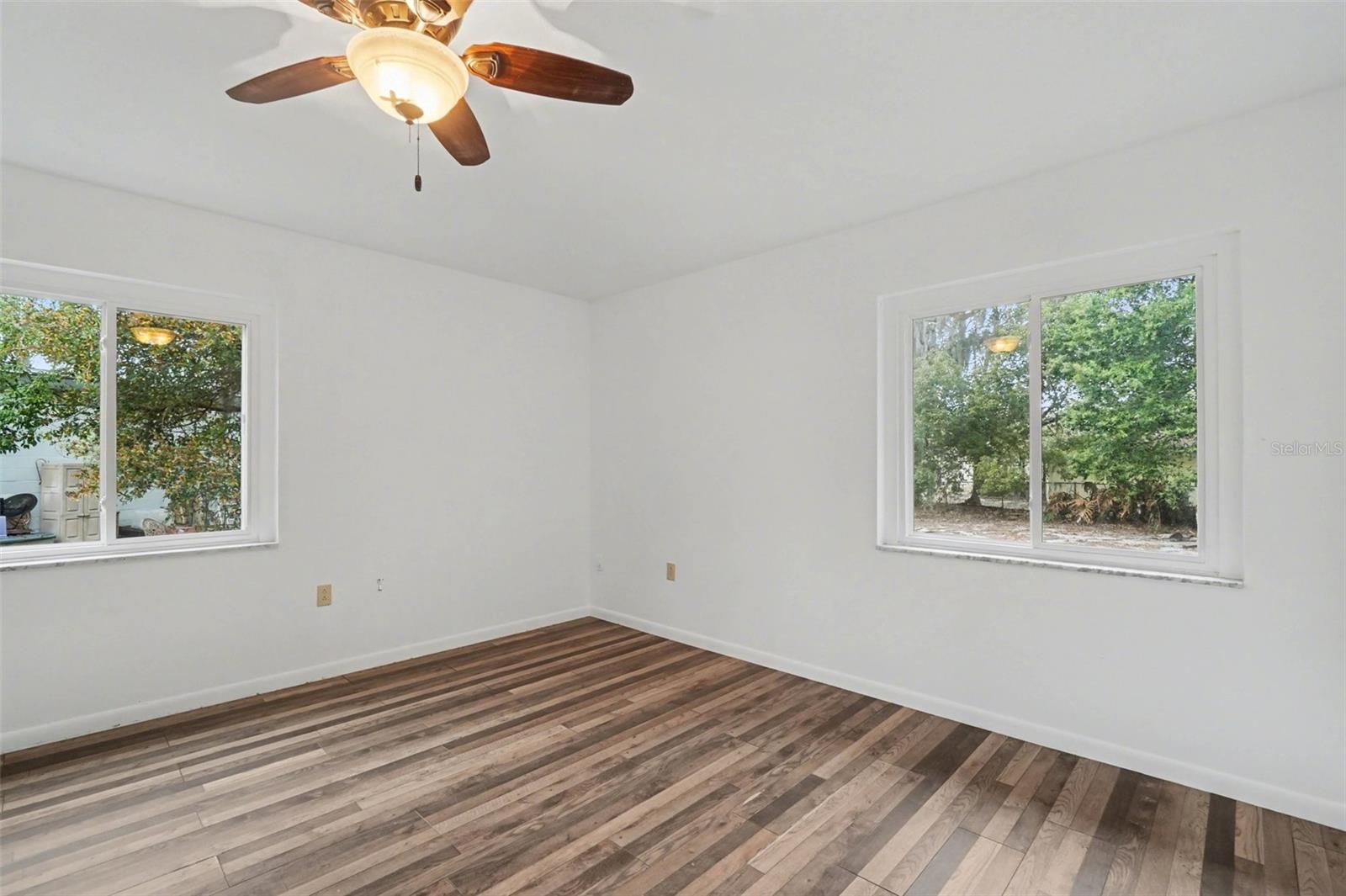 DERK BRONS - Residential