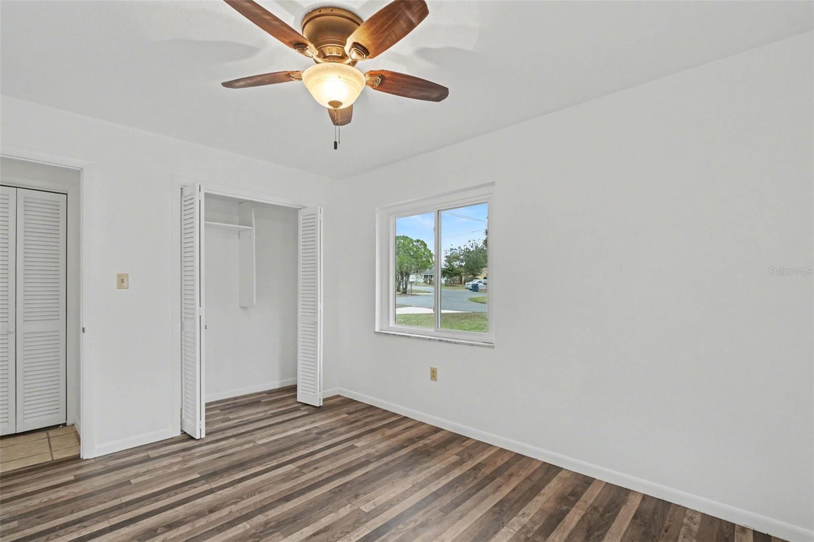 DERK BRONS - Residential