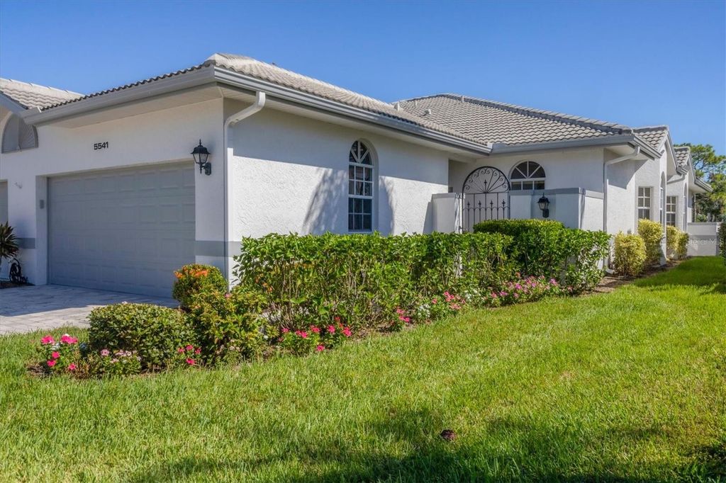Photo of 5541 E Long Common Court #28, Sarasota, FL 34235 (MLS # A4669005)