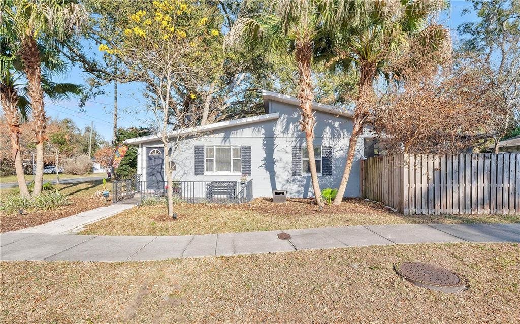 Photo of 500 E Crystal Lake Street, Orlando, FL 32806 (MLS # O6386998)