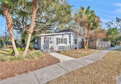 Photo of 500 E Crystal Lake Street, Orlando, FL 32806 (MLS # O6386998)