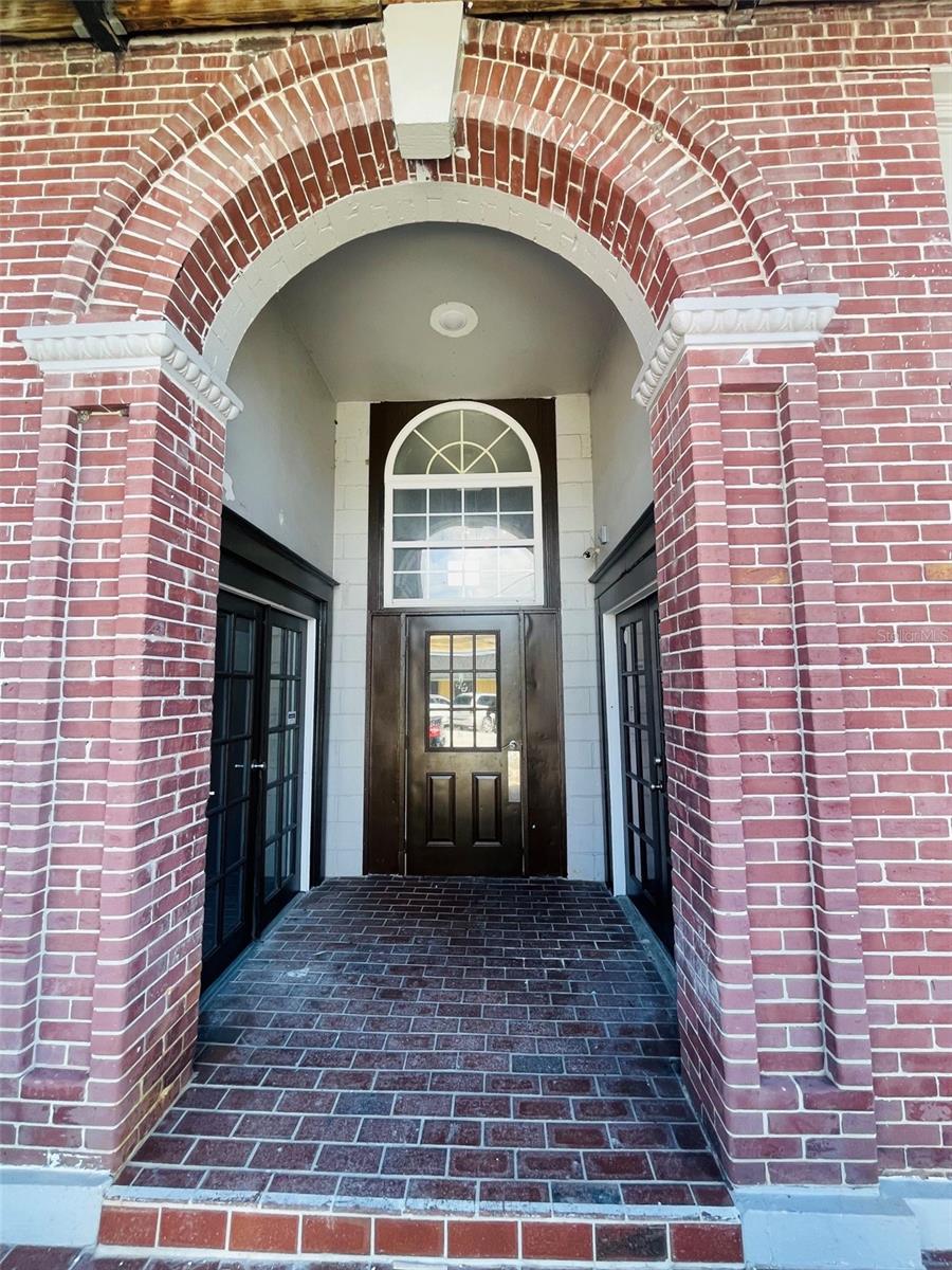 Photo of 9 W Darlington Avenue #2A, Kissimmee, FL 34741 (MLS # O6446820)