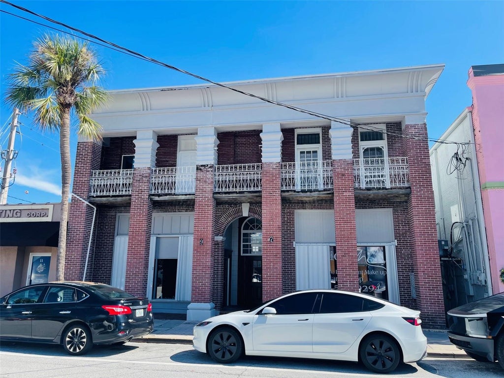 Photo of 9 W Darlington Avenue #2A, Kissimmee, FL 34741 (MLS # O6446820)