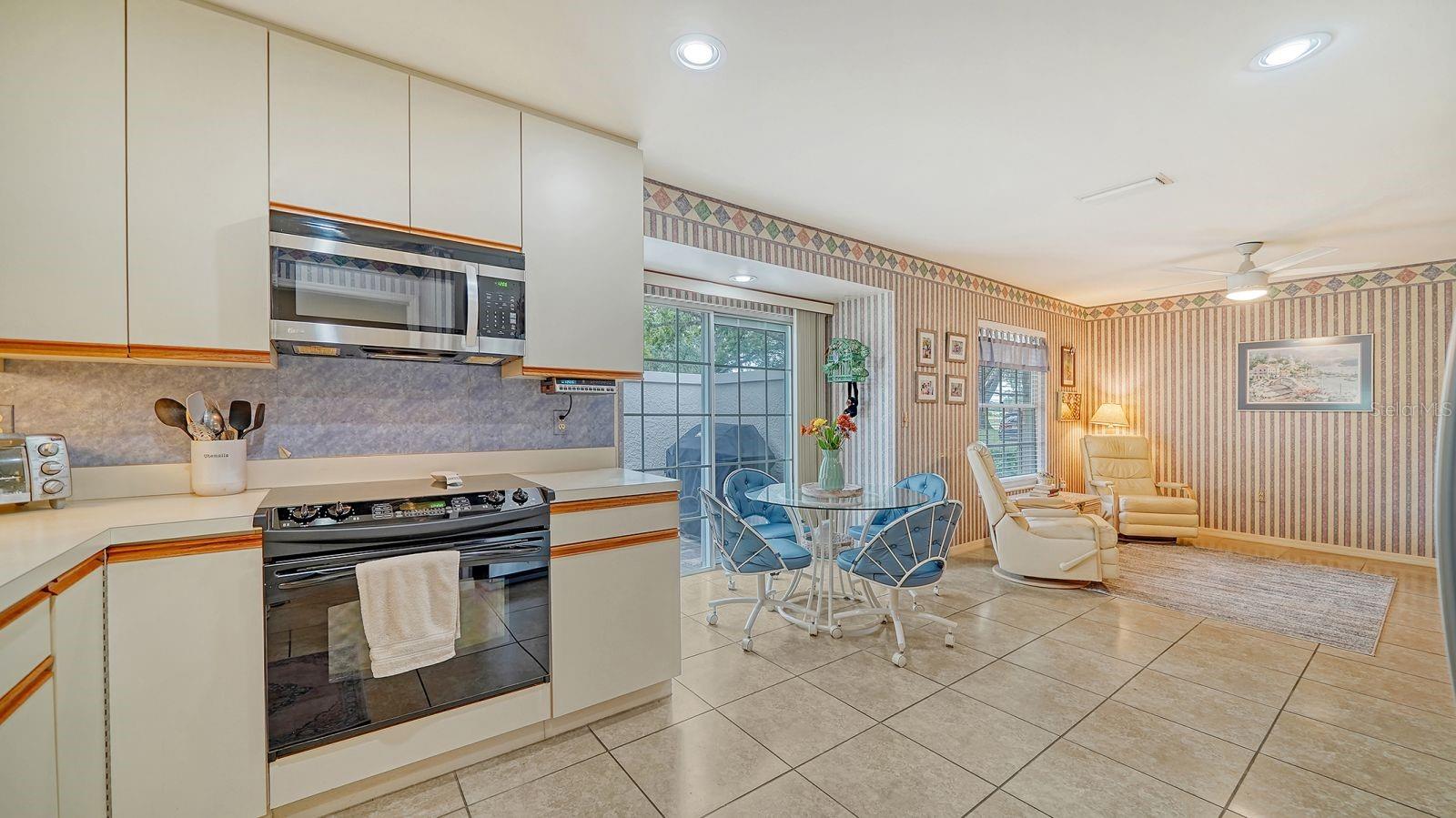 OAKLEY GREEN - Residential Lease
