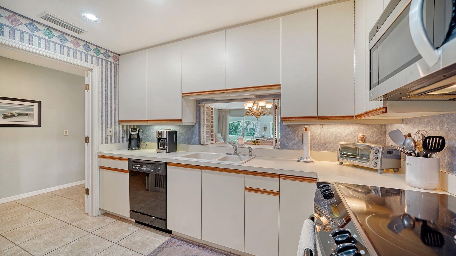 OAKLEY GREEN - Residential Lease