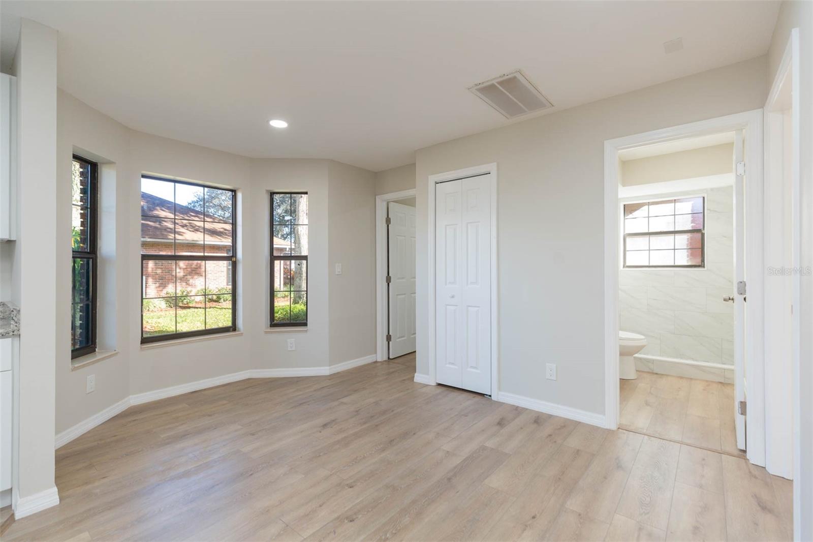 SILVER OAKS PH 01 - Residential Lease