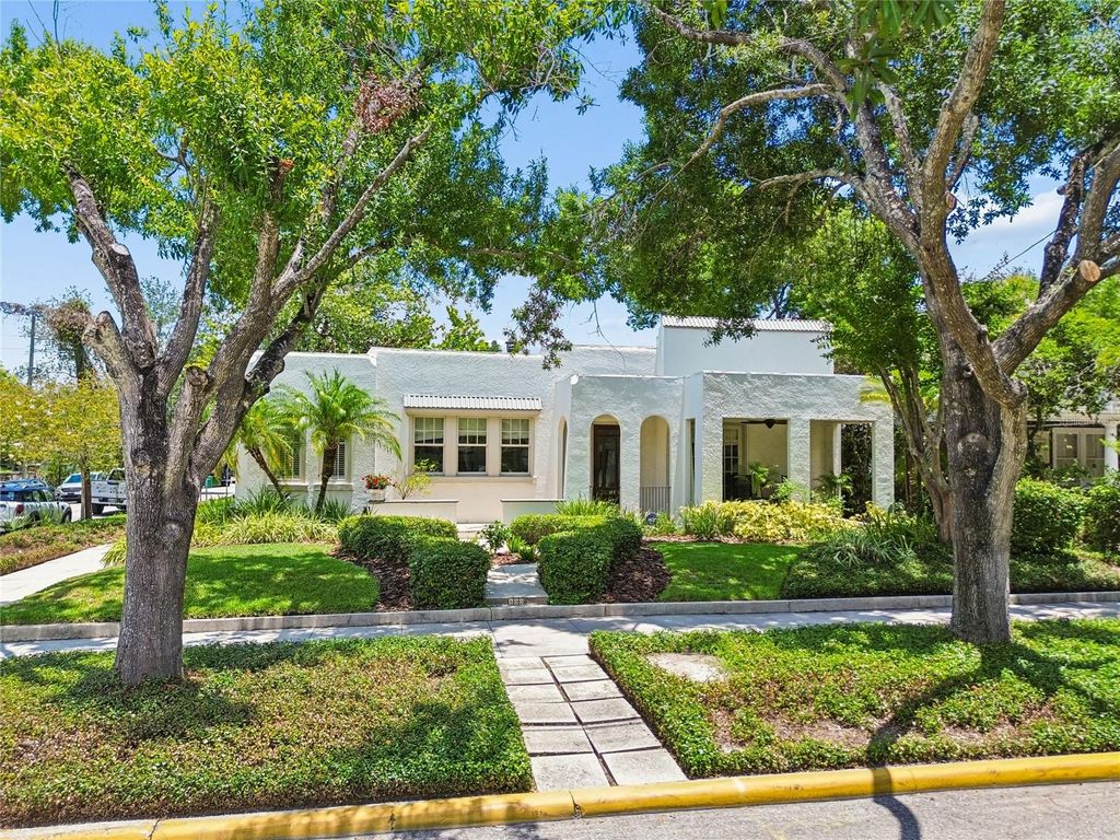 Photo of 800 S Packwood Avenue, Tampa, FL 33606 (MLS # TB8526261)