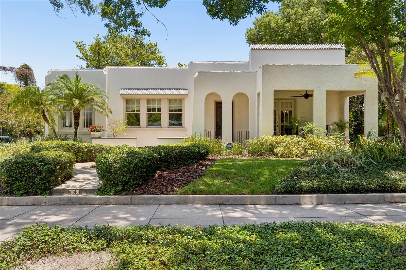 800 S PACKWOOD AVENUE