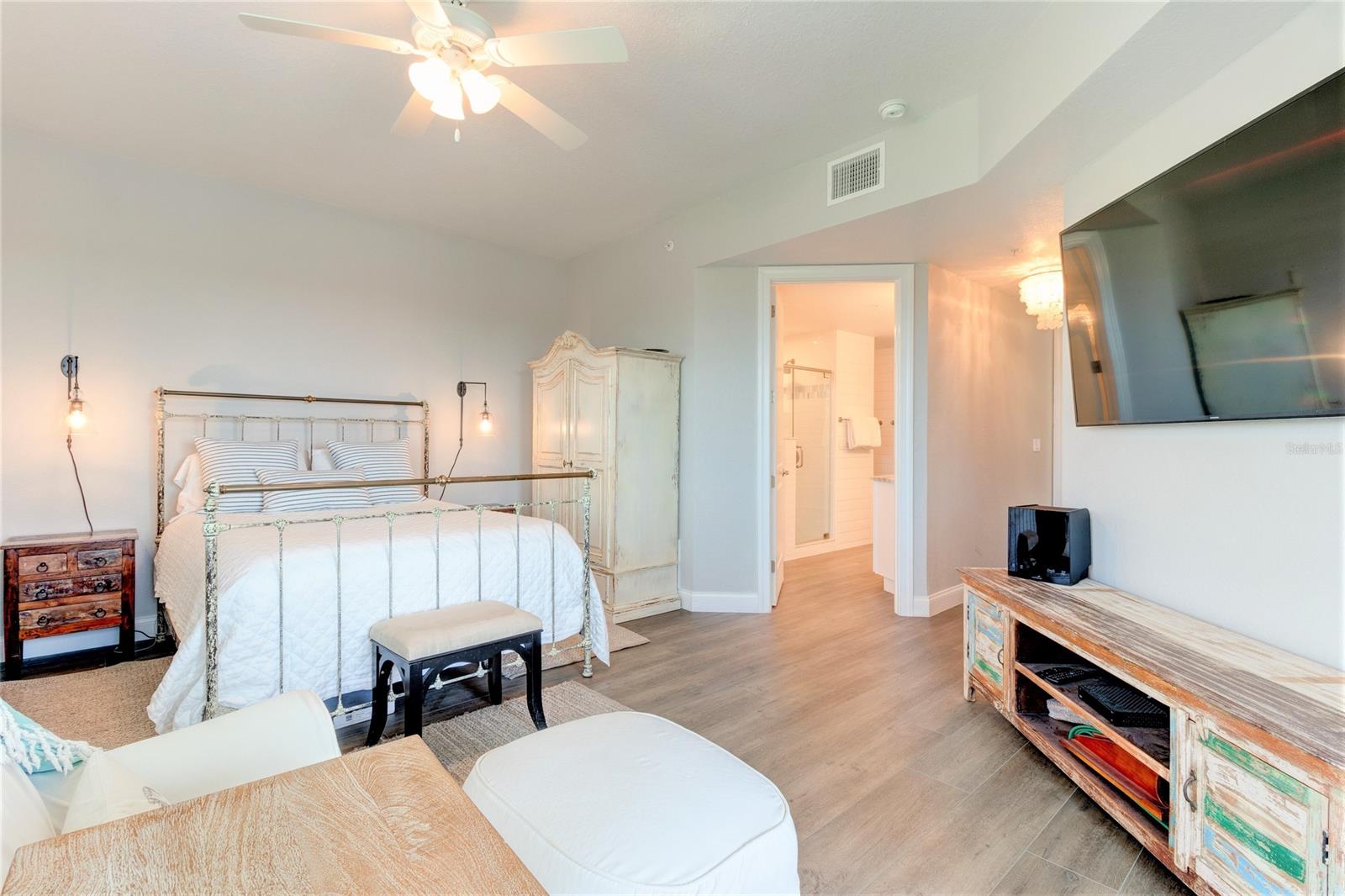 Riverwalk/Coronado Island Bldg - Residential