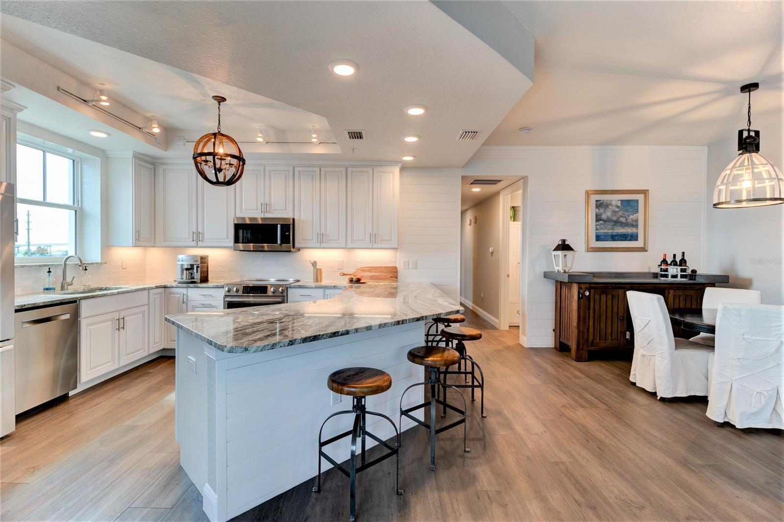 Riverwalk/Coronado Island Bldg - Residential