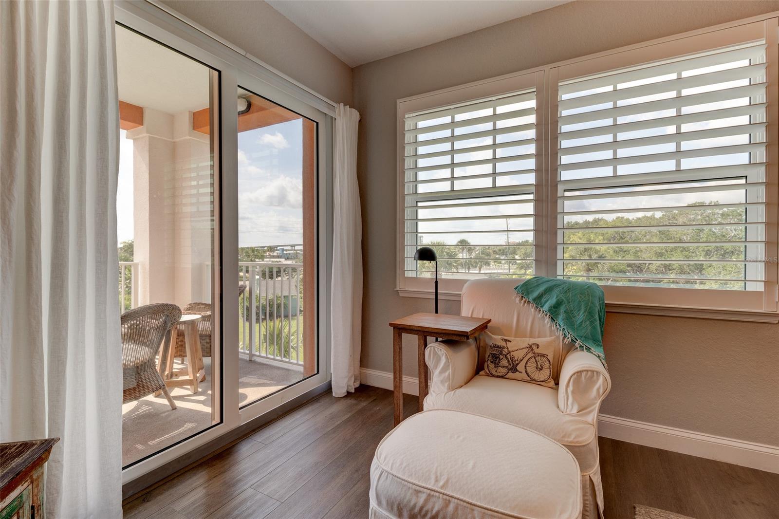 Riverwalk/Coronado Island Bldg - Residential