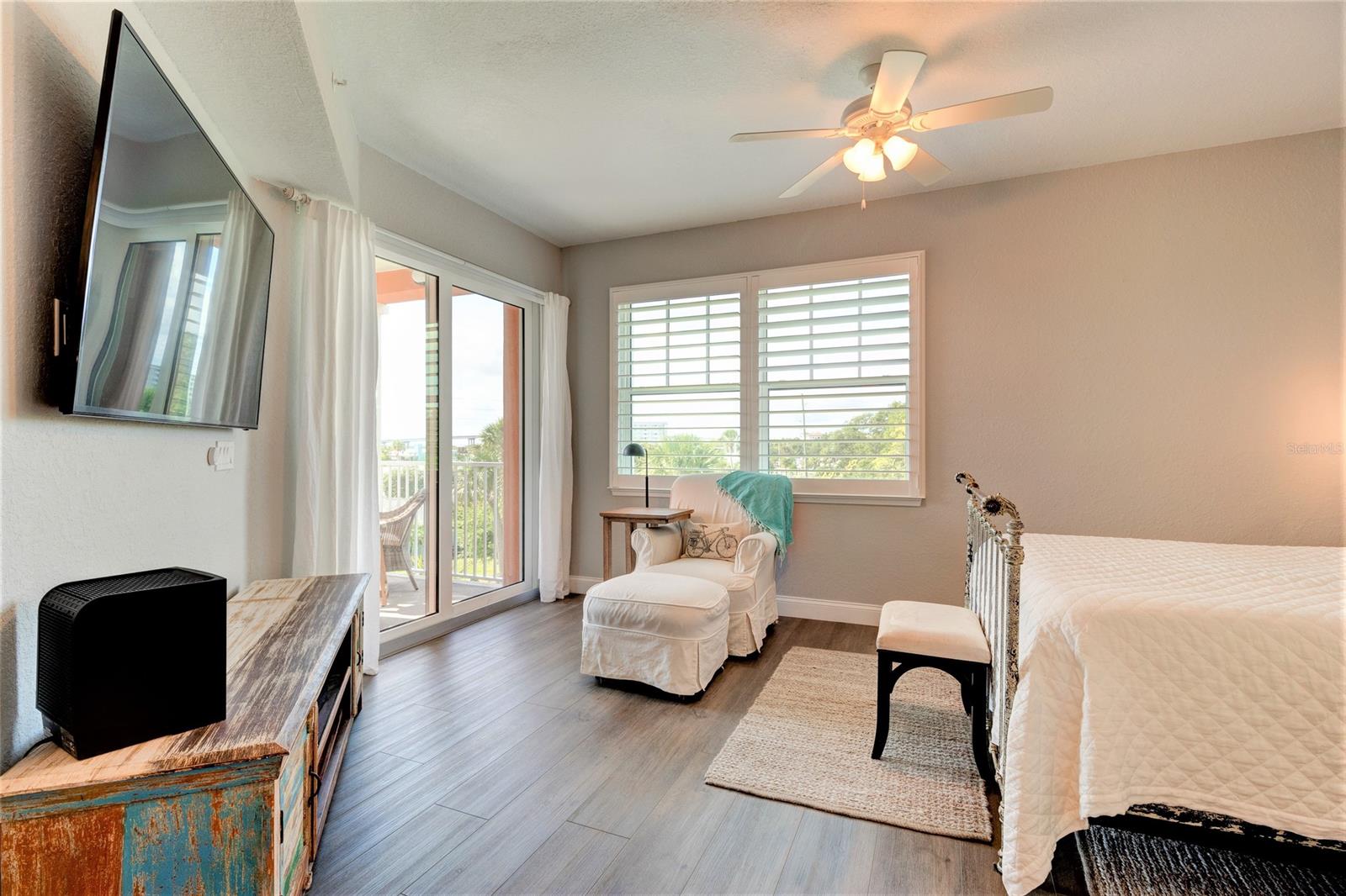 Riverwalk/Coronado Island Bldg - Residential