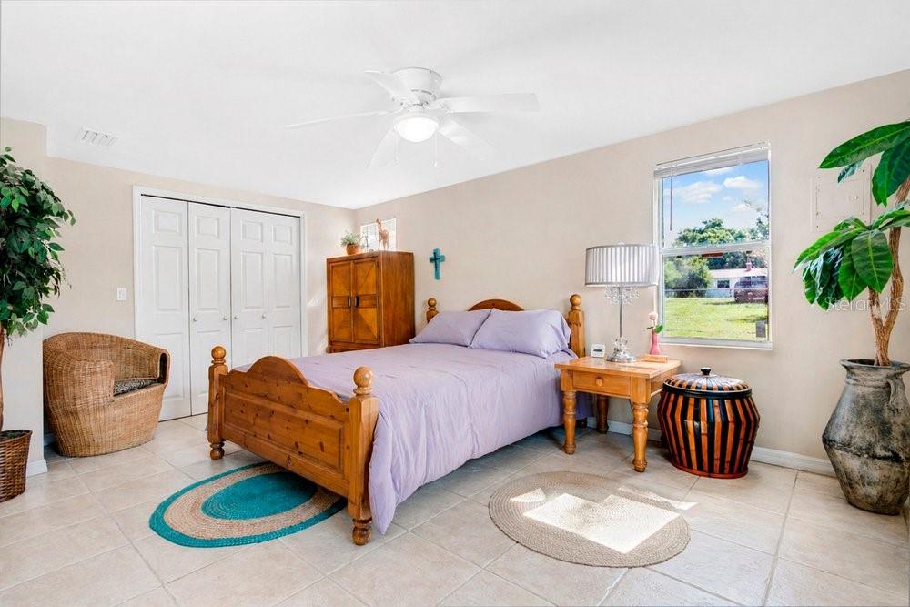 MILTON SQUARE - Residential