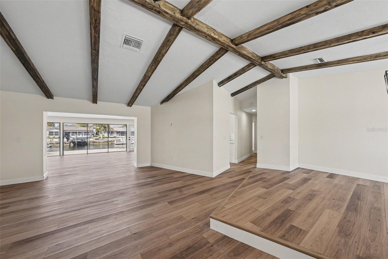 FLOR A MAR - Residential