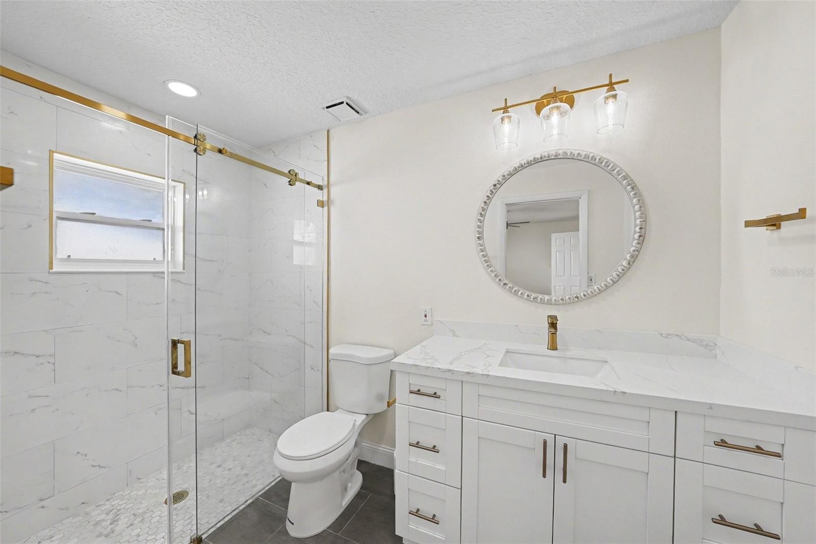 FLOR A MAR - Residential