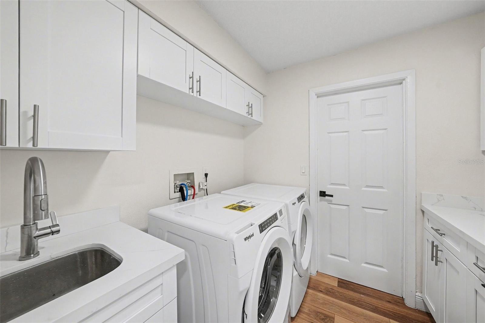 FLOR A MAR - Residential