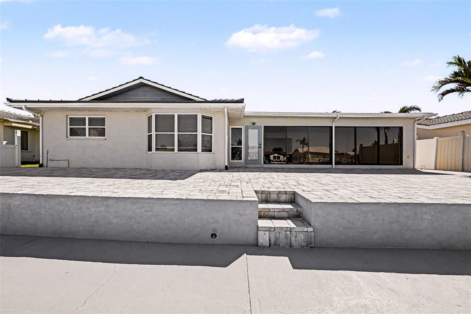 FLOR A MAR - Residential