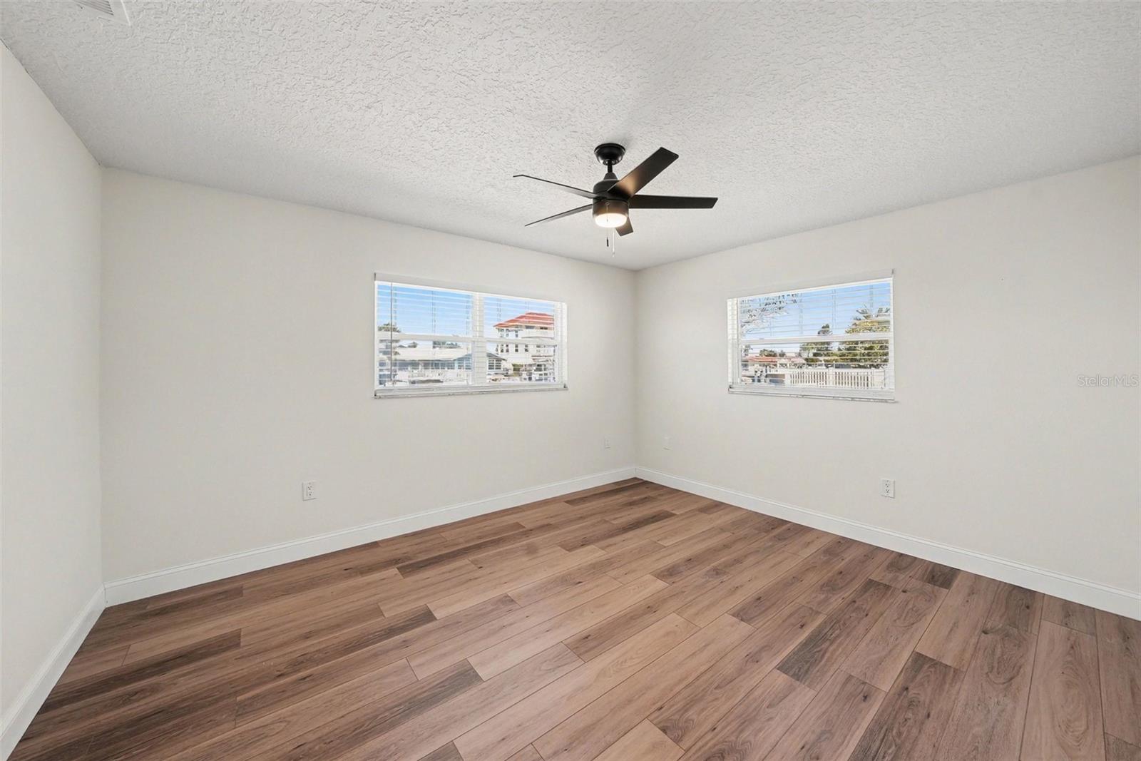 FLOR A MAR - Residential