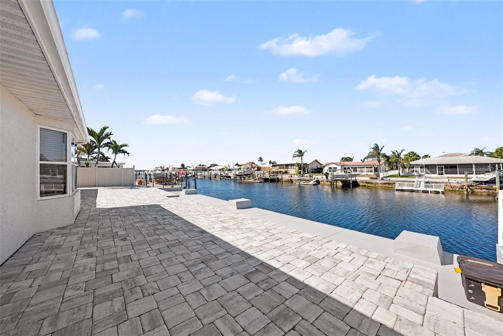 FLOR A MAR - Residential