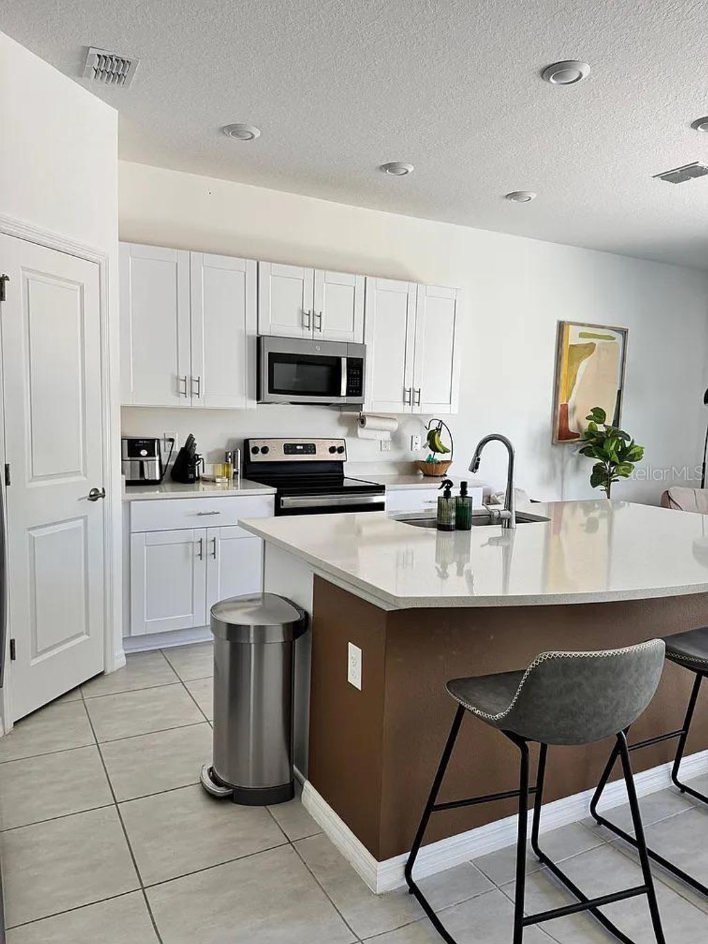 Photo of 1572 Swan Swim Drive, Davenport, FL 33837 (MLS # S5140424)