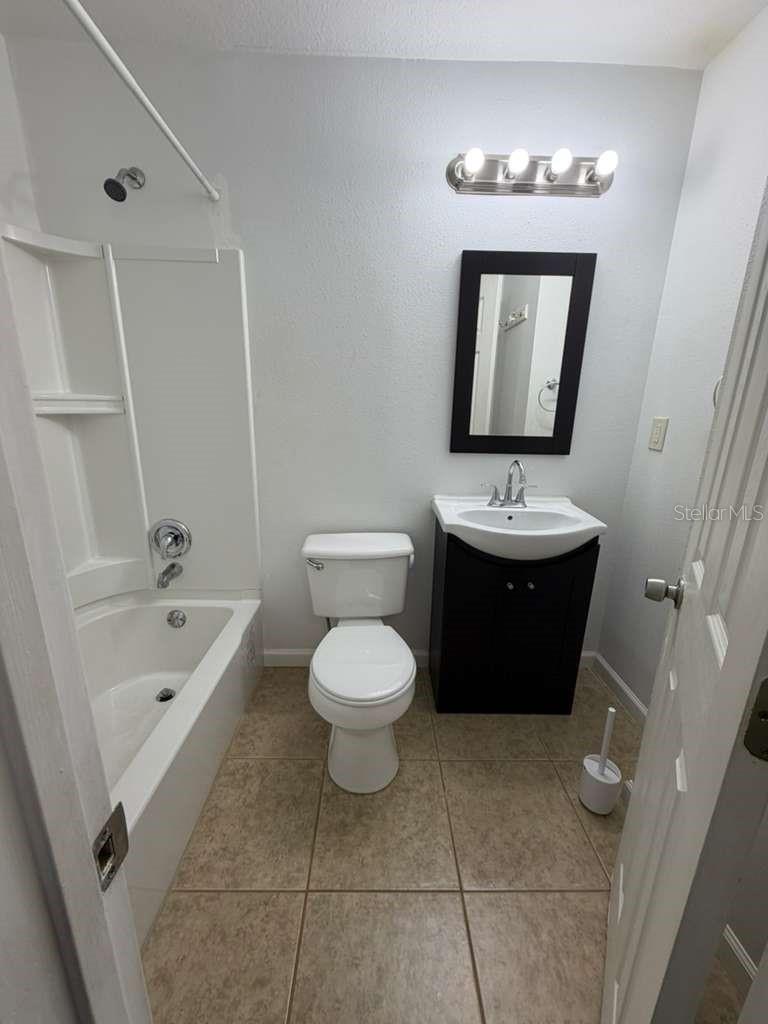 PLAZA DE LAS FUENTES CONDO - Residential Lease