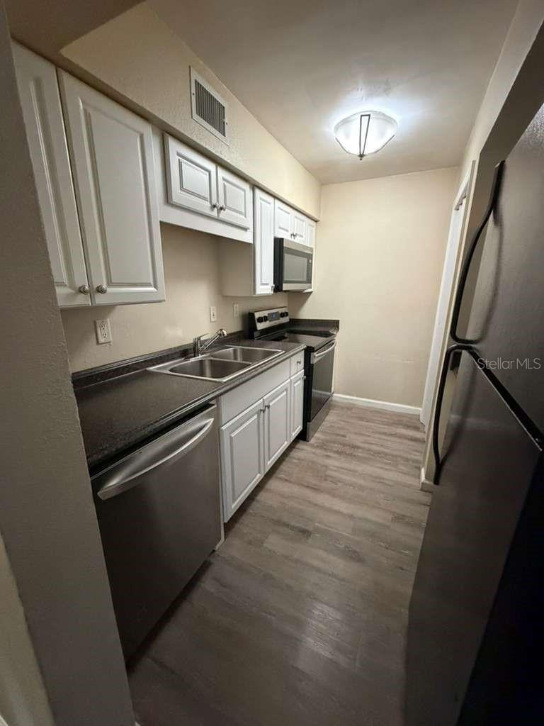 PLAZA DE LAS FUENTES CONDO - Residential Lease