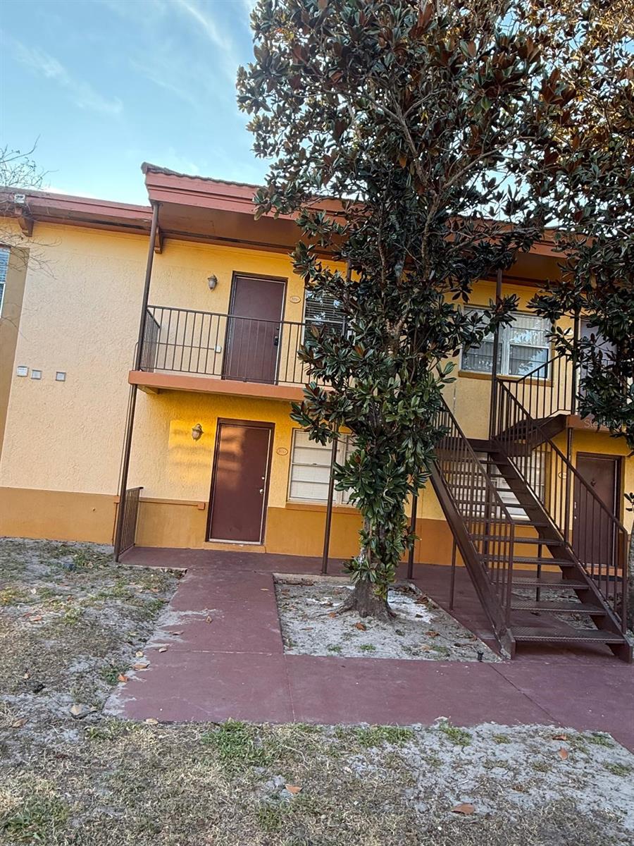 PLAZA DE LAS FUENTES CONDO - Residential Lease