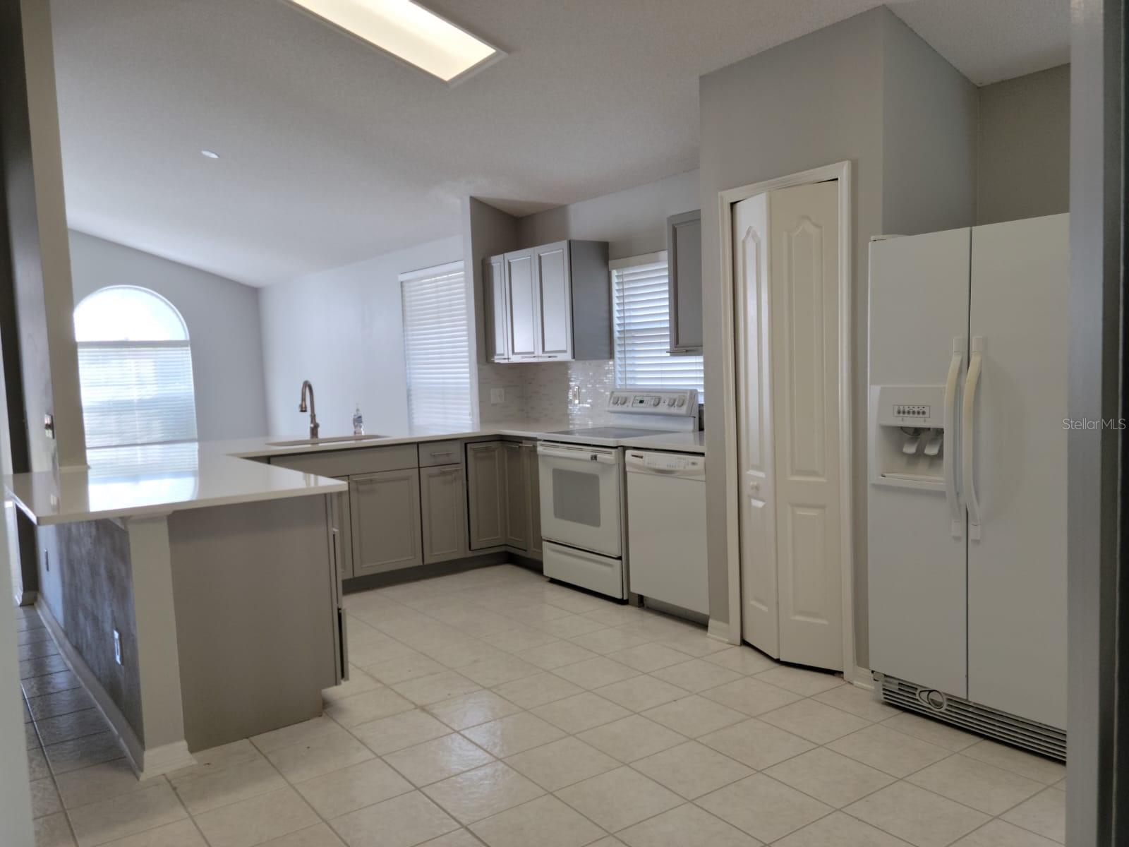 WATERFORD LAKES PH 02 TR N19 - Residential