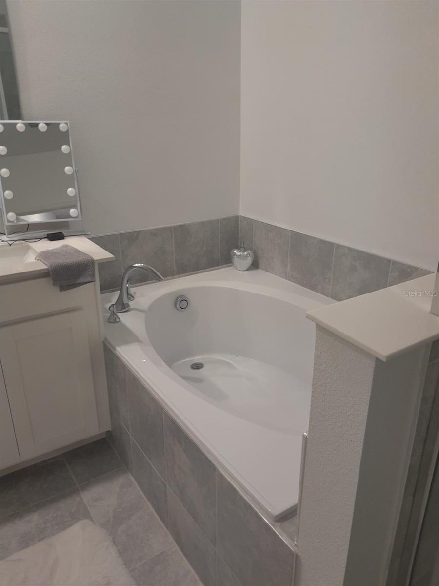 CHAMPIONS POINTE - Residential