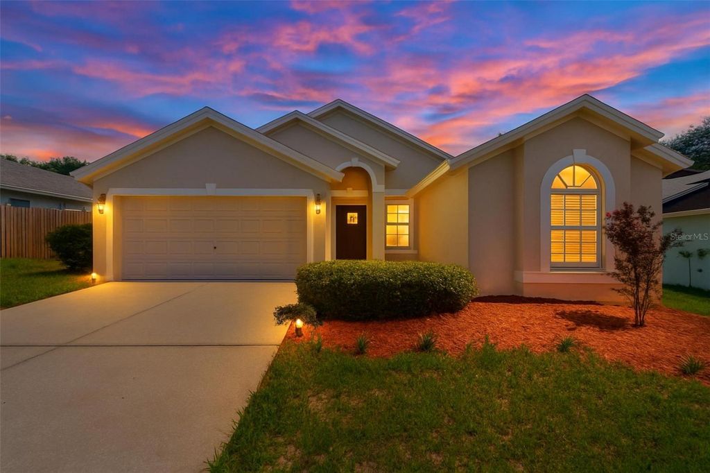 Photo of 418 Henderson Avenue, Seffner, FL 33584 (MLS # TB8514752)