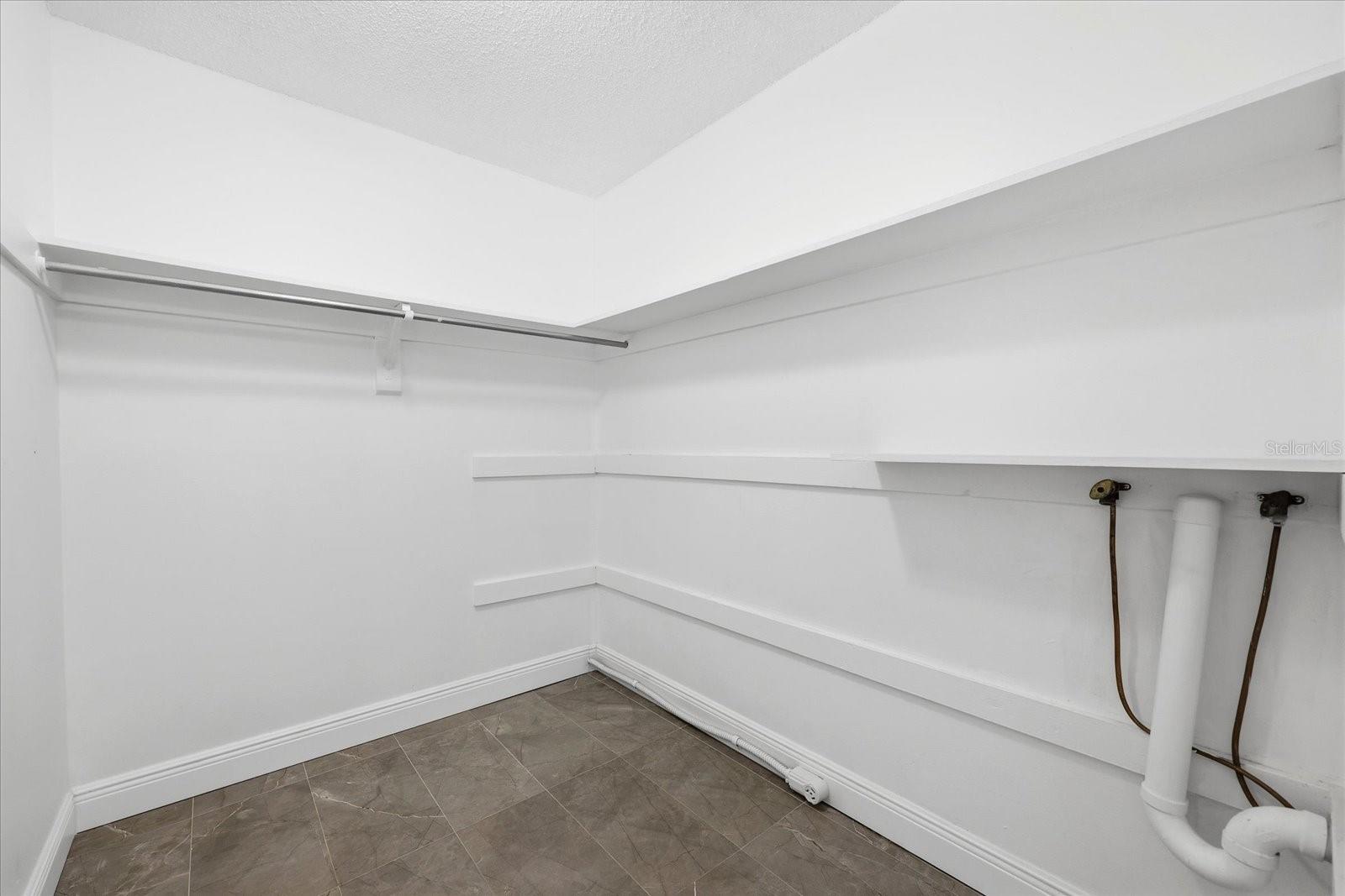 BELLEAIR FOREST - Residential