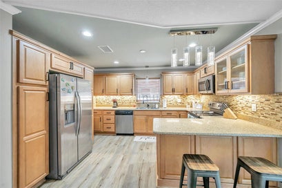717 CAROLINA AVENUE TARPON SPRINGS FL 34689